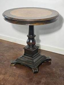 lot 82 image: Neoclassical Pedestal Side Table