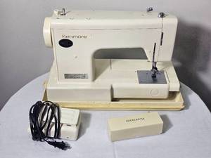 lot 289 image: Kenmore Model Ten Sewing Machine