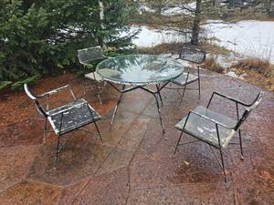 lot 102 image: Vintage Iron Patio Set with Swivel Back Chairs