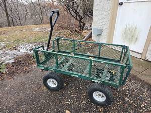 lot 211 image: Heavy Duty Garden Wagon