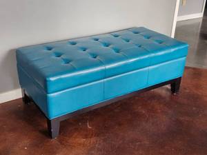 lot 89 image: Blue Tufted Leather Storage Trunk