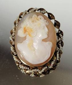 lot 40 image: 10K Yellow Gold Antique Carved Cameo with Seed Pearls Pendant Brooch
