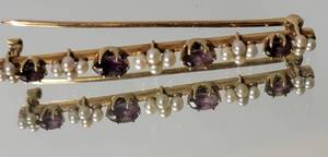 lot 12 image: 14K Yellow Gold Amethyst and Pearl Cluster Bar Pin  3g