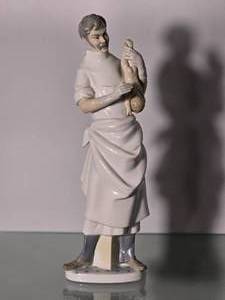 lot 122 image: Lladro Doctor with Newborn Porcelain Figurine Spain