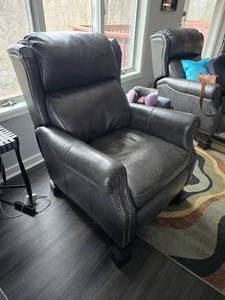 lot 50E image: Barcalounger Black Leather Recliner Chair