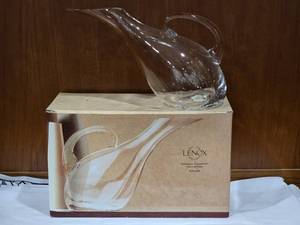 lot 168 image: Elegant Lenox Glass Wine Decanter