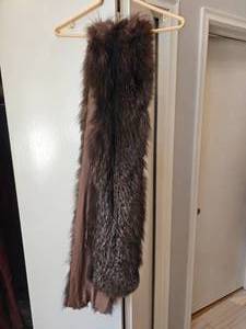 lot 243 image: Long and Luscious Mink Real Fur Scarf Wrap