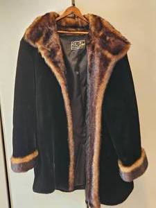 lot 244 image: Dark Chocolate Brown Shearling Jacket