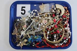 Lot of Miscellaneous Costume Jewelry