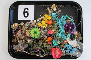 Lot of Miscellaneous Costume Jewelry