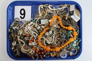 Lot of Miscellaneous Costume Jewelry