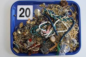 Lot of Miscellaneous Costume Jewelry