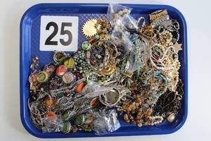 Lot of Miscellaneous Costume Jewelry