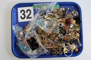 Lot of Miscellaneous Costume Jewelry