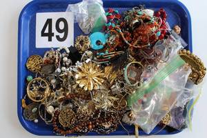 Lot of Miscellaneous Costume Jewelry