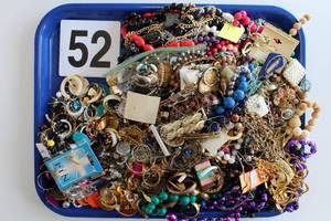 Lot of Miscellaneous Costume Jewelry