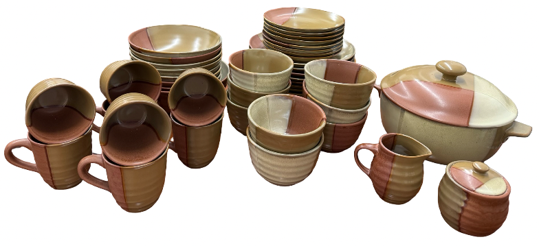 lot 28 image: Sango Gold Dust Sienna Stoneware Dish Set