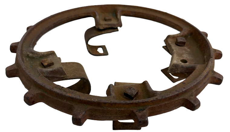 lot 46 image: Rustic Metal Gear Plant Stand