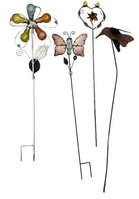 lot 94 image: Four Piece Garden Decor