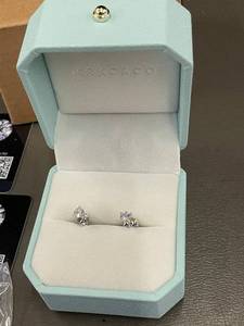 lot 1 image: KRKC&CO Moissanite Stud Earrings X00470NYOP - Made In China