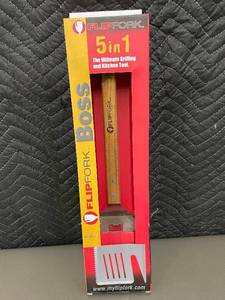 lot 195 image: FlipFork Boss 5in1 - The Ultimate Grilling and Kitchen Tool