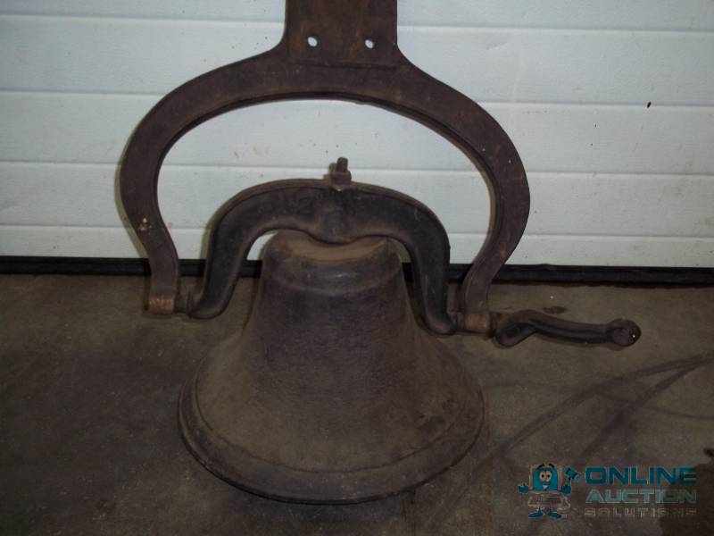 lot 10 image: Dinner Bell with clapper