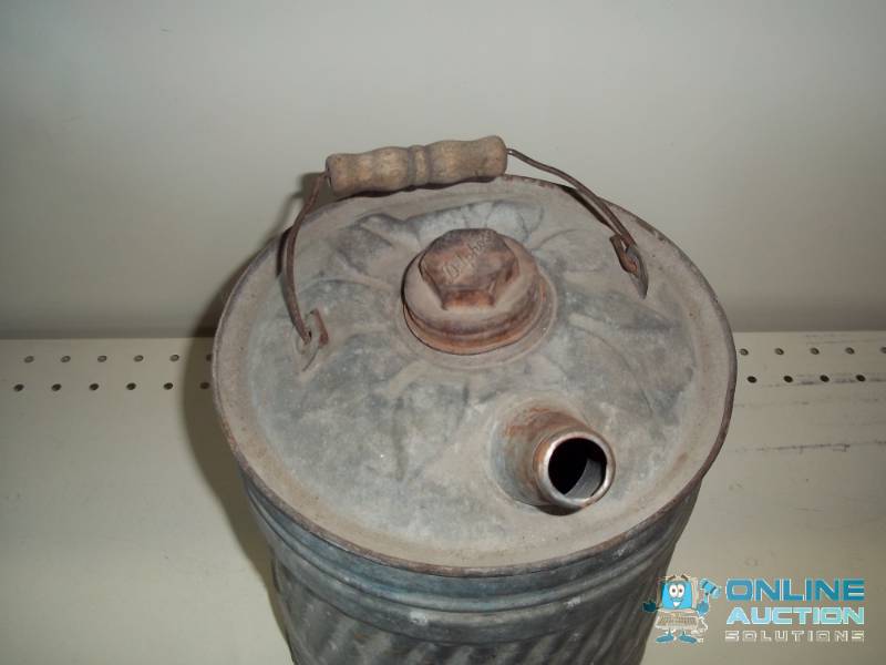 lot 15 image: Vintage oil  gas can