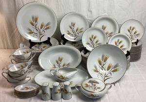 lot 12 image: Noritake Wheaton 5414 China Set