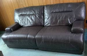 lot 43 image: Chateau dAx Electric Power Reclining Leather Sofa
