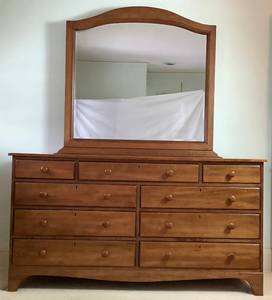 lot 58 image: Durham Furniture 9 Drawer Triple Dresser with Mirror