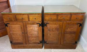 lot 28 image: Pair of Ethan Allen Baumritter Heirloom Maple Shutter Door Storage Cabinets