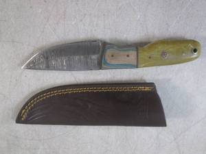lot 18 image: (FS) 8 Damascus Blade Knife with L...