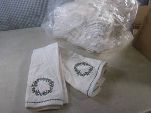 lot 59 image: (A-3) 11 - 2pc Hand Towels...