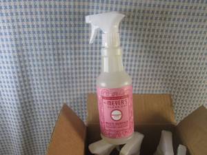 lot 68 image: (G-1) 6 Spray Bottles of Peppermint...