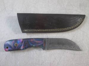 lot 2 image: (FS) 7.75 Damascus Blade Knife wit...