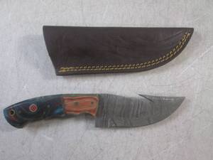lot 5 image: (FS) 8 Damascus Blade Knife with L...