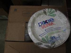 lot 39 image: 4 packs of 125 Dixie paper plates...