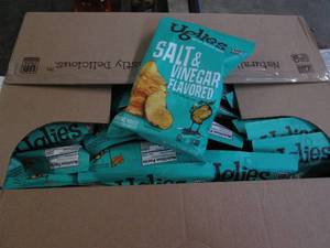 lot 41 image: 24 2 Oz bags of Uglies salt and vin...