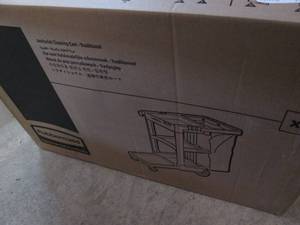 lot 44 image: Rubbermaid commercial custodial car...