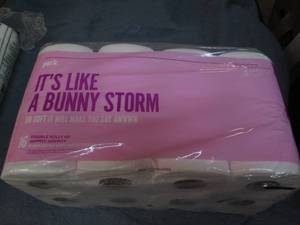 lot 51 image: Perk extra soft bath tissue...