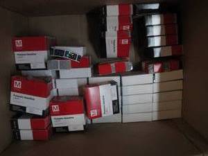 lot 80 image: Large box of 5 and 25 pressure sens...
