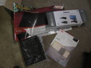 lot 90 image: Desk kit includes Pad, files, priva...