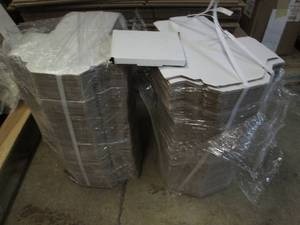 lot 152 image: 2 Large stacks of small folding box...