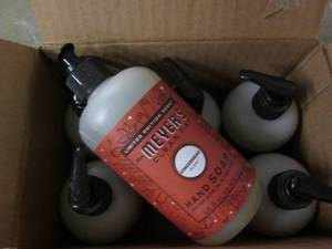 lot 203 image: 6 Bottles Mre Meyers clean day ging...