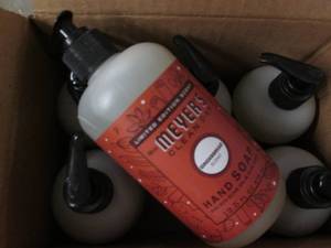 lot 204 image: 6 Bottles Mre Meyers clean day ging...