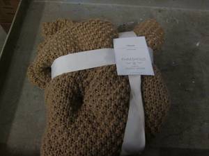 lot 259 image: Throw 50 x 60...