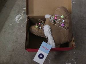 lot 263 image: Cat & Jack size 6 boots...