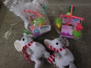 lot 272 image: Cat and Kid toys...