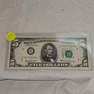 lot 37 image: 1969 $5 Federal Reserve Note UNC