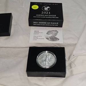 lot 40 image: 2021 $1 Silver Eagle, UNC